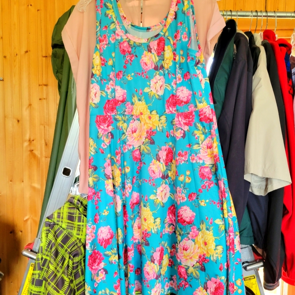 Light summer dress, no tag